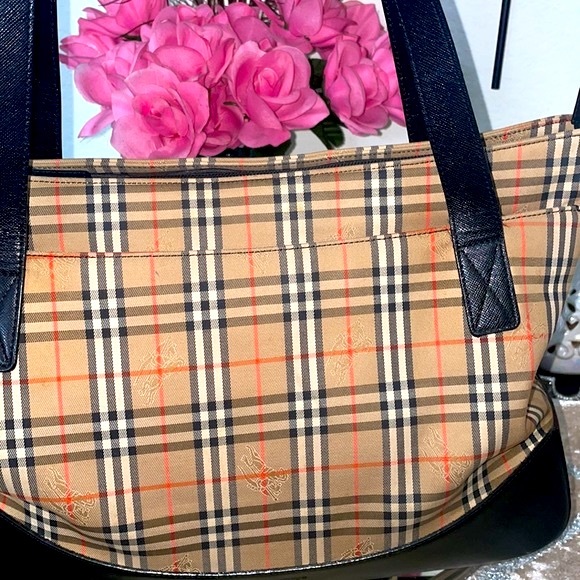 💗AUTHENTIC 💗 BURBERRY tote - Picture 11 of 17